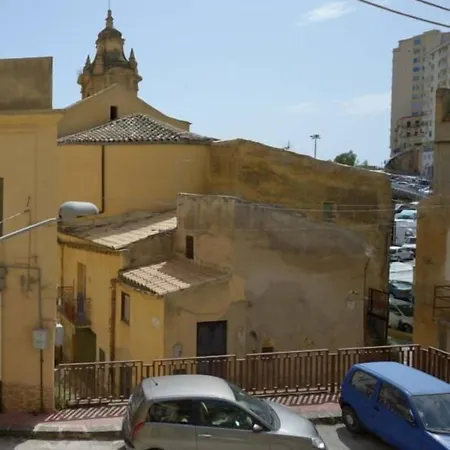 A Due Passi Dal Centro Bed & Breakfast