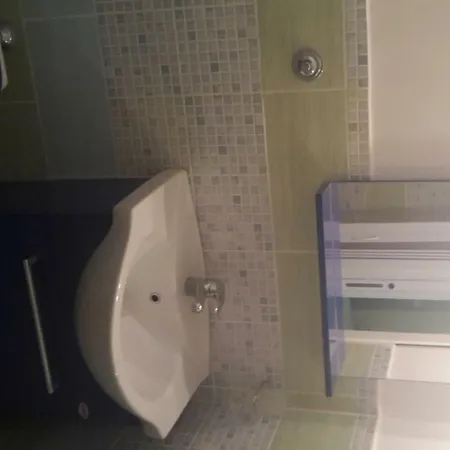 A Due Passi Dal Centro Bed & Breakfast 3*