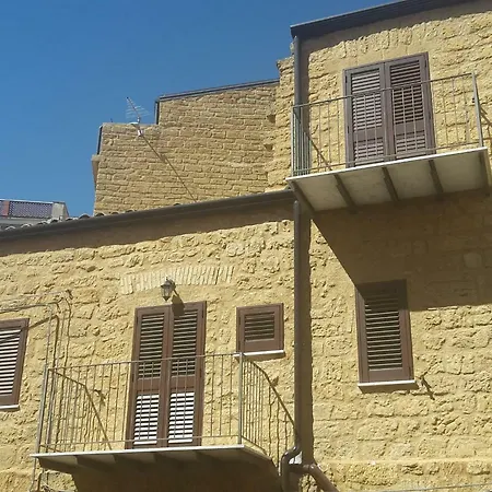 Bed and breakfast A Due Passi Dal Centro 3*